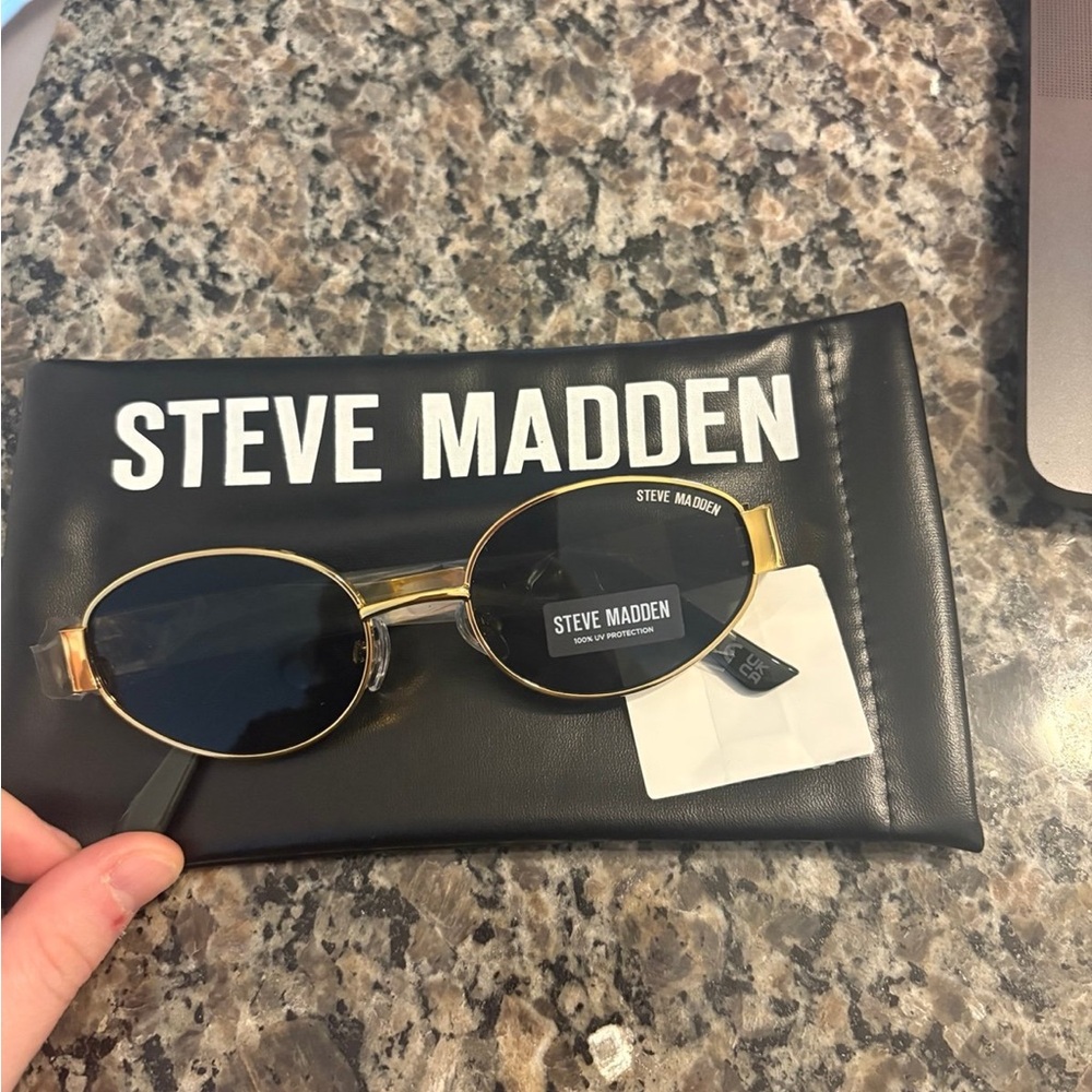 Steve Madden Gold and Black Eyewear